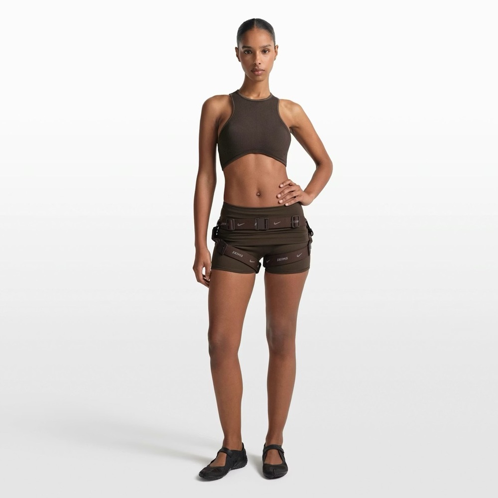 Skims x Nike ribbed seamless racer front bra
Color phoenix/truffle